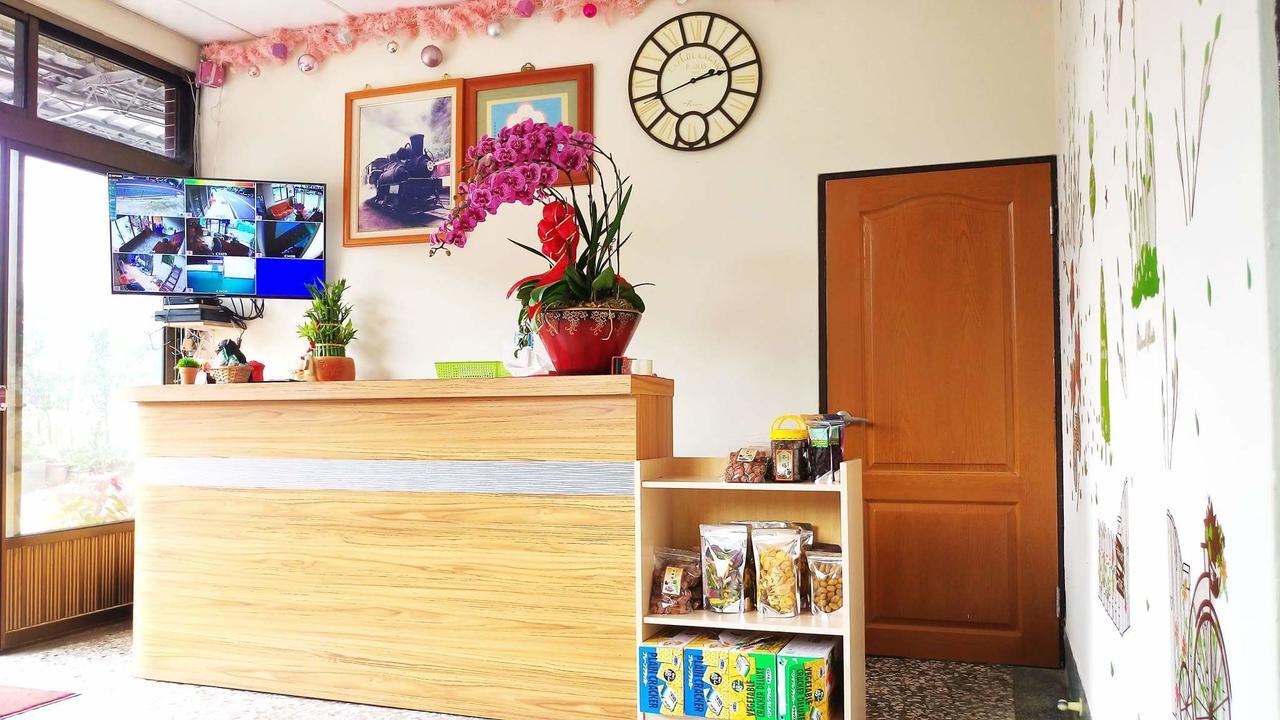 Zhongshan Hostel Fenchihu Exterior photo